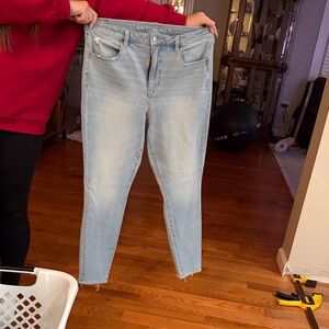 American Eagle Outfitters Light Wash Skinny Jeans